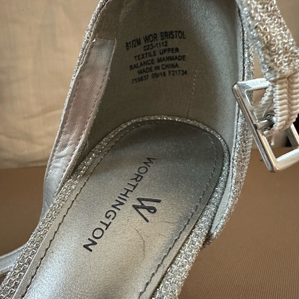 Silver heel - Picture 2 of 2